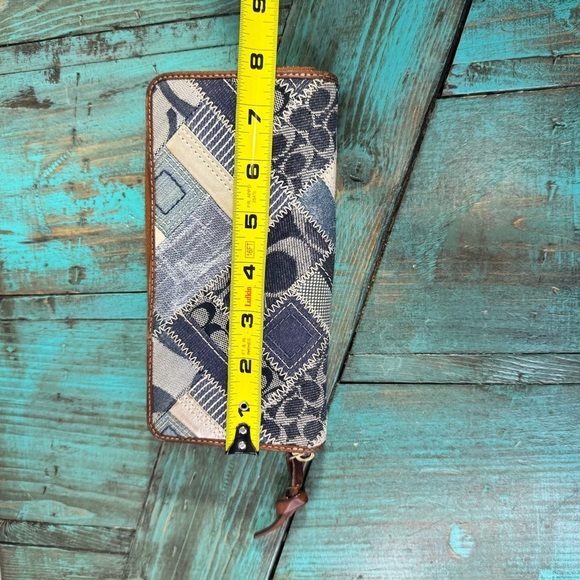Y2K Vintage Coach Women's Blue Denim Brand Logo Patchwork Canvas Wallet - Picture 14 of 16